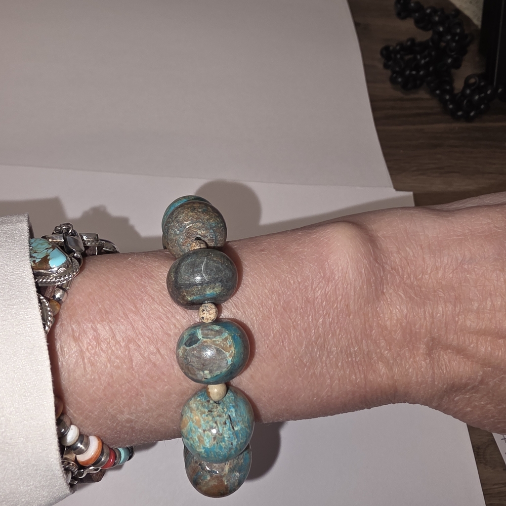 Handcrafted Turquoise Beaded Bracelet - Picture 3 of 7